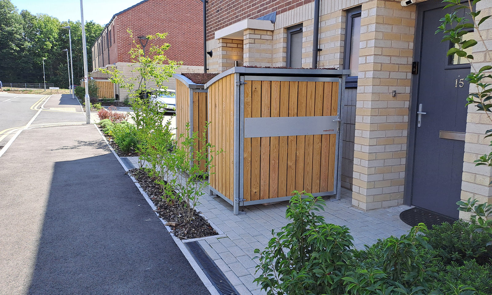 Bin stores